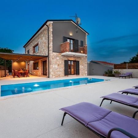 Ferienhaus Mit Privatpool Fuer 8 Personen Ca 200 Qm In Rovinj, Istrien Istrische Riviera Villa Exterior photo